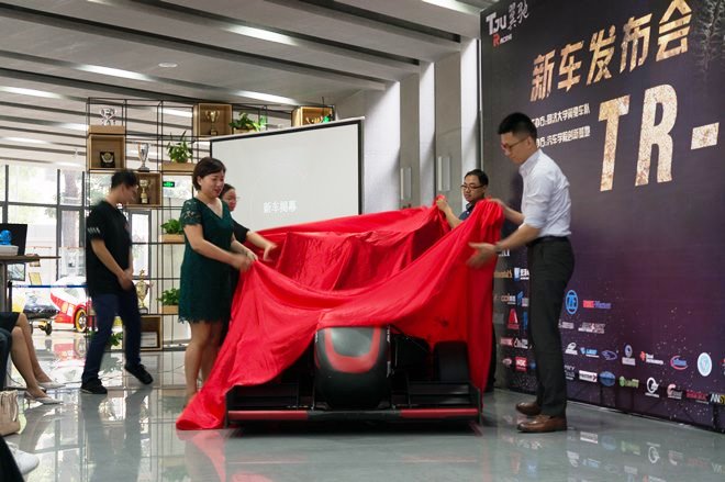 日韩精品无码一区二区